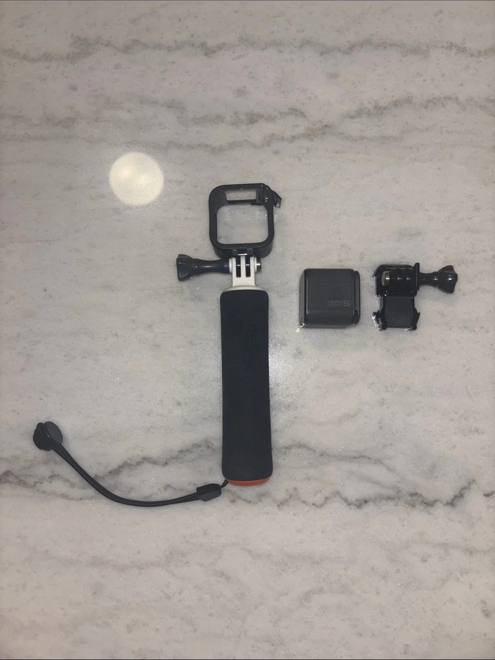 GoPro Hero Session 5 Accessory Mount & Floating Hand Grip